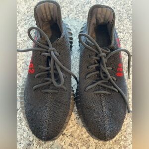 Yeezy Boost 350 V2 Bred